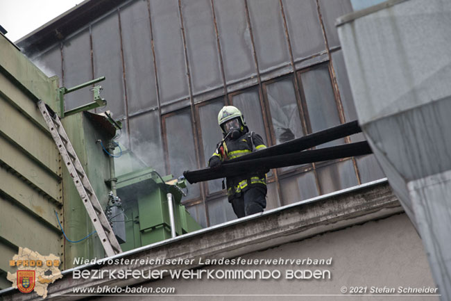 20210105 Brand einer Filteranlage während Revisionsarbeiten in Enzesfeld Foto: © Stefan Schneider BFKDO Baden 20210105 Brand einer Filteranlage während Revisionsarbeiten in Enzesfeld Foto: © Stefan Schneider BFKDO Baden