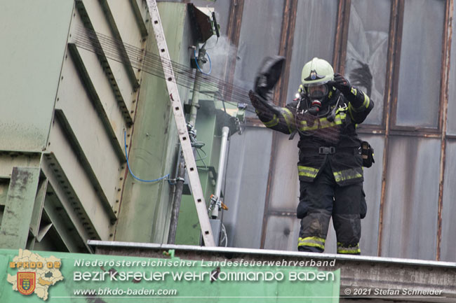 20210105 Brand einer Filteranlage während Revisionsarbeiten in Enzesfeld Foto: © Stefan Schneider BFKDO Baden 20210105 Brand einer Filteranlage während Revisionsarbeiten in Enzesfeld Foto: © Stefan Schneider BFKDO Baden