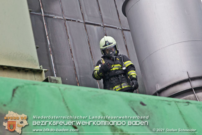 20210105 Brand einer Filteranlage während Revisionsarbeiten in Enzesfeld Foto: © Stefan Schneider BFKDO Baden 20210105 Brand einer Filteranlage während Revisionsarbeiten in Enzesfeld Foto: © Stefan Schneider BFKDO Baden