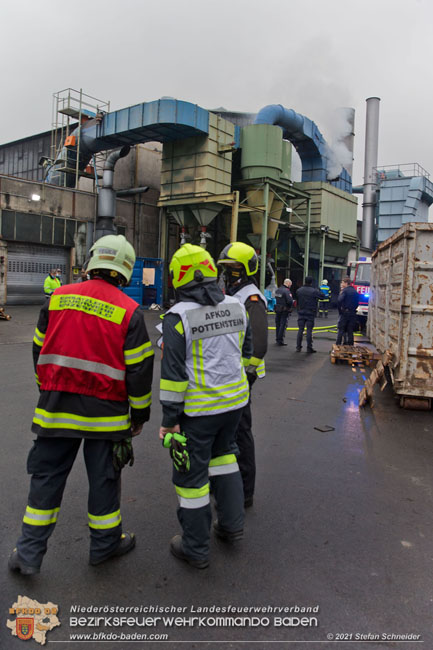 20210105 Brand einer Filteranlage während Revisionsarbeiten in Enzesfeld Foto: © Stefan Schneider BFKDO Baden 20210105 Brand einer Filteranlage während Revisionsarbeiten in Enzesfeld Foto: © Stefan Schneider BFKDO Baden