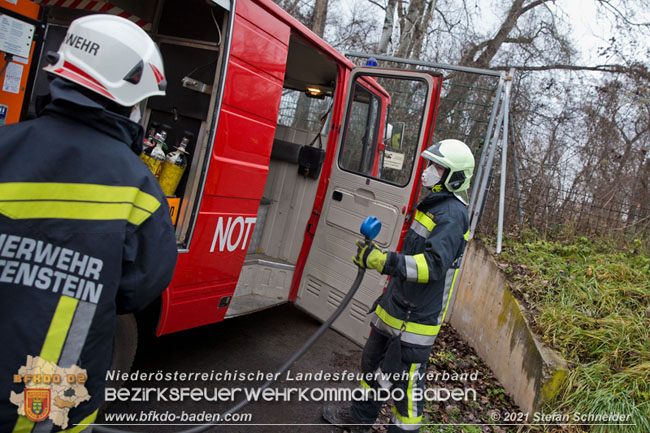 20210105 Brand einer Filteranlage während Revisionsarbeiten in Enzesfeld Foto: © Stefan Schneider BFKDO Baden 20210105 Brand einer Filteranlage während Revisionsarbeiten in Enzesfeld Foto: © Stefan Schneider BFKDO Baden