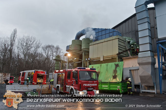 20210105 Brand einer Filteranlage während Revisionsarbeiten in Enzesfeld Foto: © Stefan Schneider BFKDO Baden 20210105 Brand einer Filteranlage während Revisionsarbeiten in Enzesfeld Foto: © Stefan Schneider BFKDO Baden