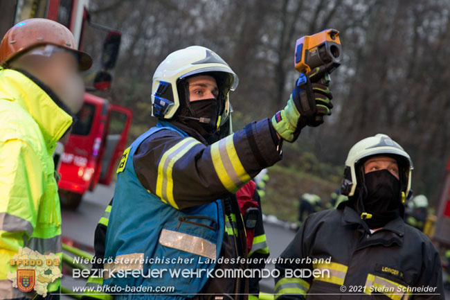 20210105 Brand einer Filteranlage während Revisionsarbeiten in Enzesfeld Foto: © Stefan Schneider BFKDO Baden 20210105 Brand einer Filteranlage während Revisionsarbeiten in Enzesfeld Foto: © Stefan Schneider BFKDO Baden