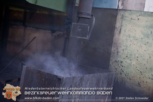 20210105 Brand einer Filteranlage während Revisionsarbeiten in Enzesfeld Foto: © Stefan Schneider BFKDO Baden 20210105 Brand einer Filteranlage während Revisionsarbeiten in Enzesfeld Foto: © Stefan Schneider BFKDO Baden