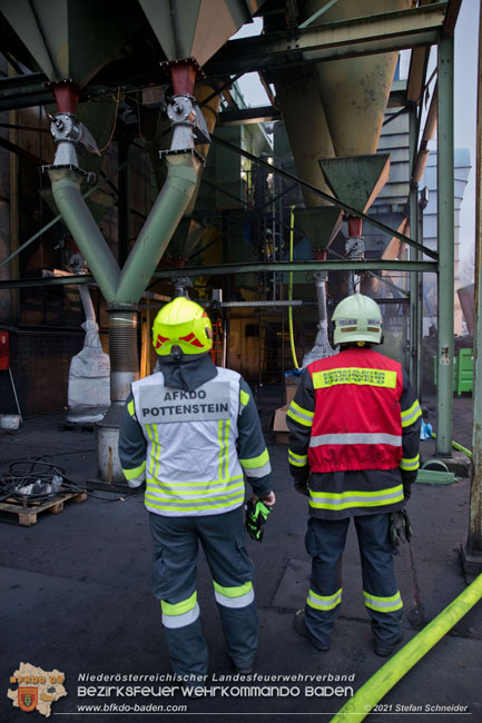 20210105 Brand einer Filteranlage während Revisionsarbeiten in Enzesfeld Foto: © Stefan Schneider BFKDO Baden 20210105 Brand einer Filteranlage während Revisionsarbeiten in Enzesfeld Foto: © Stefan Schneider BFKDO Baden