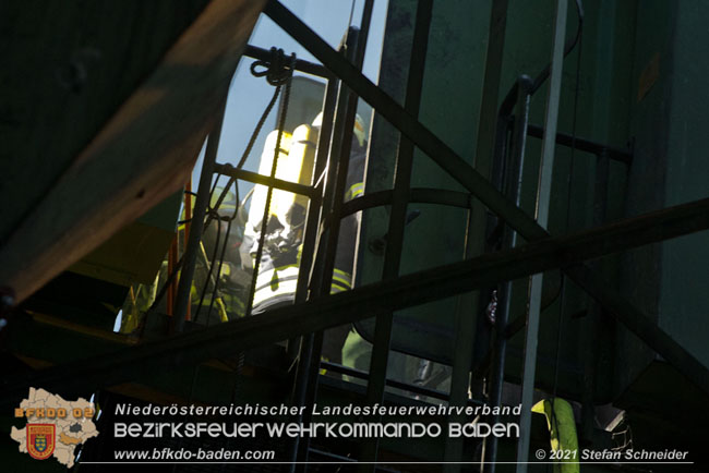20210105 Brand einer Filteranlage während Revisionsarbeiten in Enzesfeld Foto: © Stefan Schneider BFKDO Baden 20210105 Brand einer Filteranlage während Revisionsarbeiten in Enzesfeld Foto: © Stefan Schneider BFKDO Baden