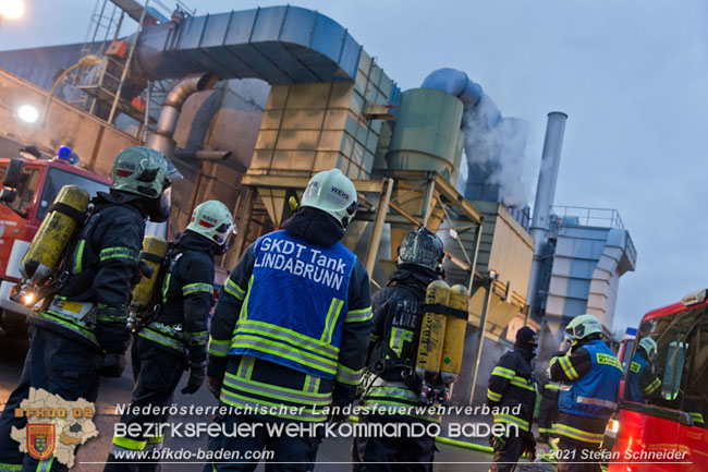 20210105 Brand einer Filteranlage während Revisionsarbeiten in Enzesfeld Foto: © Stefan Schneider BFKDO Baden 20210105 Brand einer Filteranlage während Revisionsarbeiten in Enzesfeld Foto: © Stefan Schneider BFKDO Baden