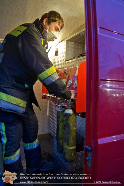 20210105 Brand einer Filteranlage während Revisionsarbeiten in Enzesfeld Foto: © Stefan Schneider BFKDO Baden 20210105 Brand einer Filteranlage während Revisionsarbeiten in Enzesfeld Foto: © Stefan Schneider BFKDO Baden