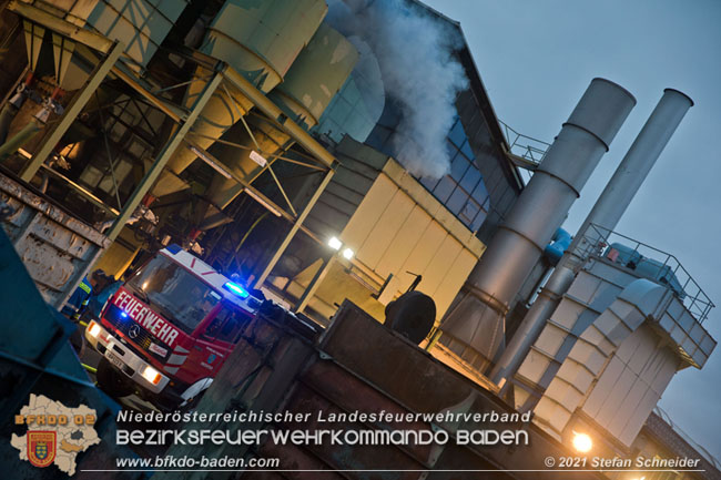 20210105 Brand einer Filteranlage während Revisionsarbeiten in Enzesfeld Foto: © Stefan Schneider BFKDO Baden 20210105 Brand einer Filteranlage während Revisionsarbeiten in Enzesfeld Foto: © Stefan Schneider BFKDO Baden