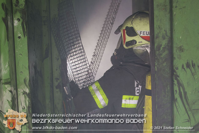 20210105 Brand einer Filteranlage während Revisionsarbeiten in Enzesfeld Foto: © Stefan Schneider BFKDO Baden 20210105 Brand einer Filteranlage während Revisionsarbeiten in Enzesfeld Foto: © Stefan Schneider BFKDO Baden