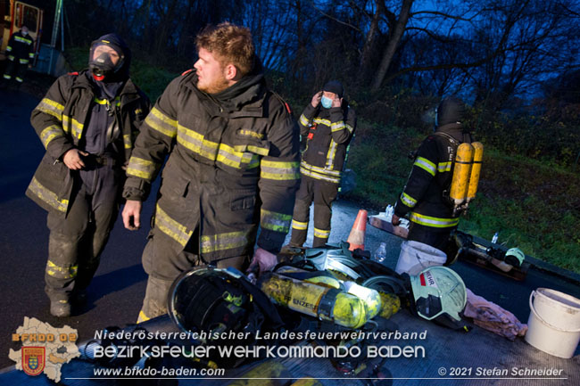20210105 Brand einer Filteranlage während Revisionsarbeiten in Enzesfeld Foto: © Stefan Schneider BFKDO Baden 20210105 Brand einer Filteranlage während Revisionsarbeiten in Enzesfeld Foto: © Stefan Schneider BFKDO Baden