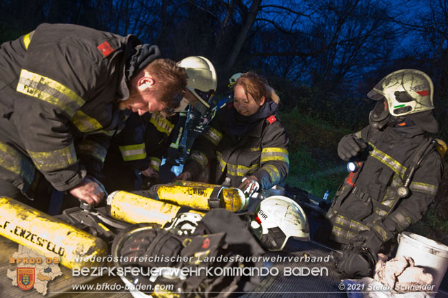 20210105 Brand einer Filteranlage während Revisionsarbeiten in Enzesfeld Foto: © Stefan Schneider BFKDO Baden 20210105 Brand einer Filteranlage während Revisionsarbeiten in Enzesfeld Foto: © Stefan Schneider BFKDO Baden