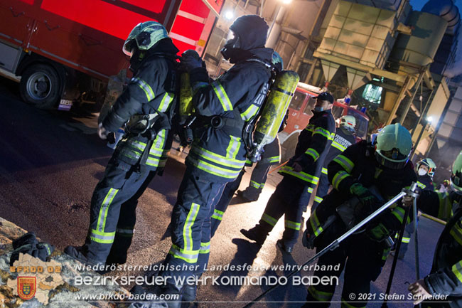 20210105 Brand einer Filteranlage während Revisionsarbeiten in Enzesfeld Foto: © Stefan Schneider BFKDO Baden 20210105 Brand einer Filteranlage während Revisionsarbeiten in Enzesfeld Foto: © Stefan Schneider BFKDO Baden