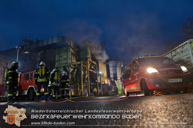 20210105 Brand einer Filteranlage während Revisionsarbeiten in Enzesfeld Foto: © Stefan Schneider BFKDO Baden 20210105 Brand einer Filteranlage während Revisionsarbeiten in Enzesfeld Foto: © Stefan Schneider BFKDO Baden