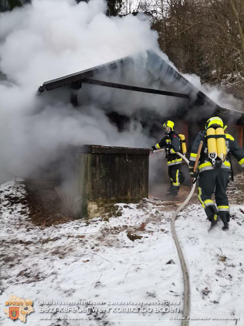 20210111 Brand einer Holzhütte im Waldgebiet Furth a.d.Triesting Foto: © FF Weissenbach/Triesting 20210111 Brand einer Holzhütte im Waldgebiet Furth a.d.Triesting Foto: © FF Weissenbach/Triesting