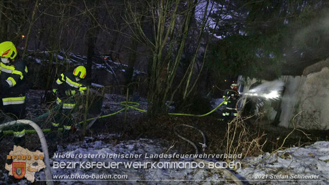 20210111 Brand einer Holzhtte im Waldgebiet Furth a.d.Triesting   Foto:  Stefan Schneider BFKDO Baden