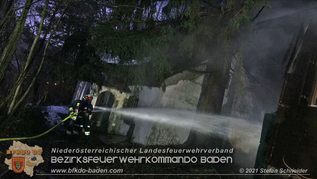 20210111 Brand einer Holzhtte im Waldgebiet Furth a.d.Triesting   Foto:  Stefan Schneider BFKDO Baden