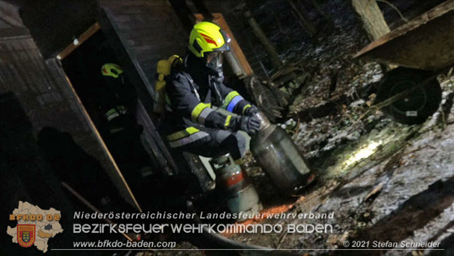 20210111 Brand einer Holzhtte im Waldgebiet Furth a.d.Triesting   Foto:  Stefan Schneider BFKDO Baden