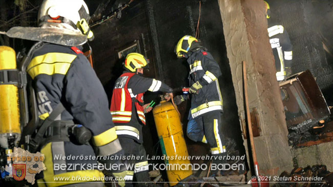 20210111 Brand einer Holzhtte im Waldgebiet Furth a.d.Triesting   Foto:  Stefan Schneider BFKDO Baden