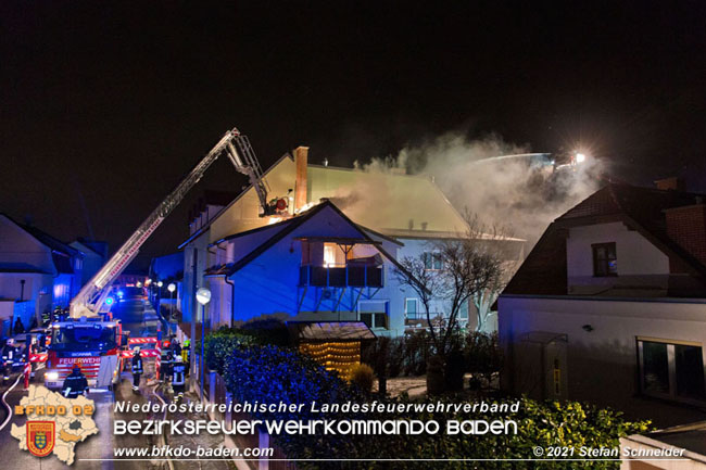 20210114 Brand in einer Traiskirchner Mansardenwohnung Foto: © Stefan Schneider BFKDO Baden 20210114 Brand in einer Traiskirchner Mansardenwohnung Foto: © Stefan Schneider BFKDO Baden