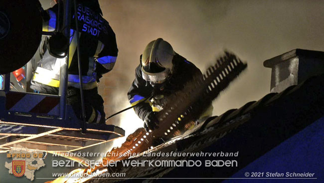 20210114 Brand in einer Traiskirchner Mansardenwohnung   Foto:  Stefan Schneider BFKDO Baden