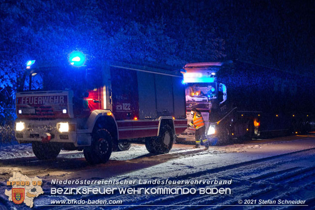 20210126 Totalsperre der A21 wegen hängengebliebener Lkws Foto: © Stefan Schneider BFKDO Baden 20210126 Totalsperre der A21 wegen hängengebliebener Lkws Foto: © Stefan Schneider BFKDO Baden