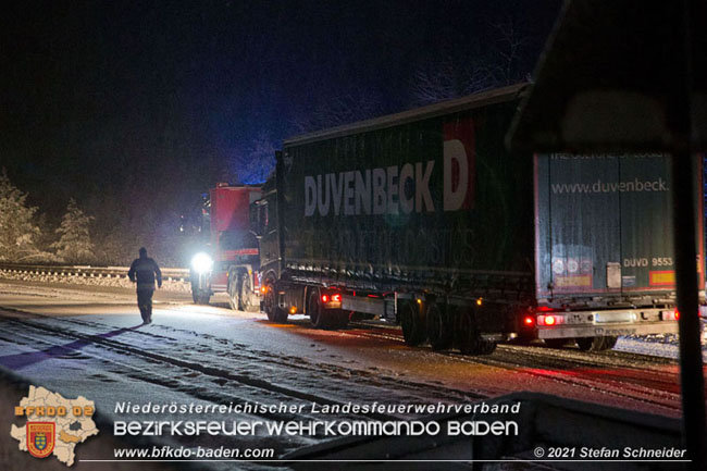 20210126 Totalsperre der A21 wegen hängengebliebener Lkws Foto: © Stefan Schneider BFKDO Baden 20210126 Totalsperre der A21 wegen hängengebliebener Lkws Foto: © Stefan Schneider BFKDO Baden