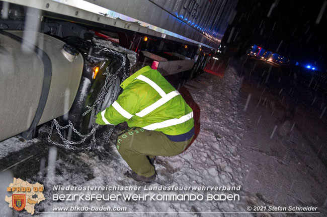 20210126 Totalsperre der A21 wegen hängengebliebener Lkws Foto: © Stefan Schneider BFKDO Baden 20210126 Totalsperre der A21 wegen hängengebliebener Lkws Foto: © Stefan Schneider BFKDO Baden