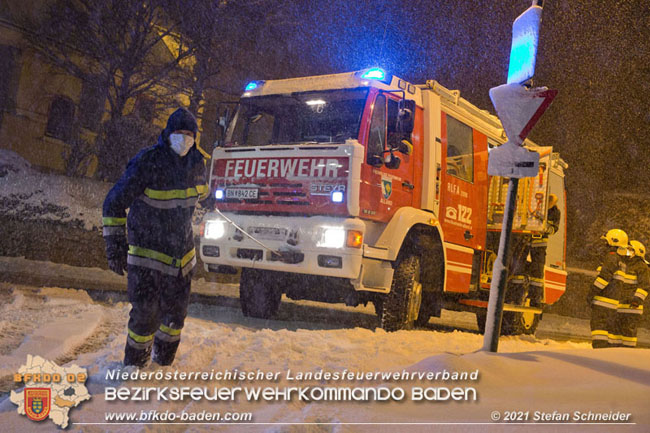 20210126 hängengebliebener Lkw in Alland  Foto: © Stefan Schneider BFKDO Baden