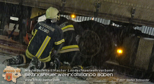 20210126 hängengebliebener Lkw in Alland  Foto: © Stefan Schneider BFKDO Baden