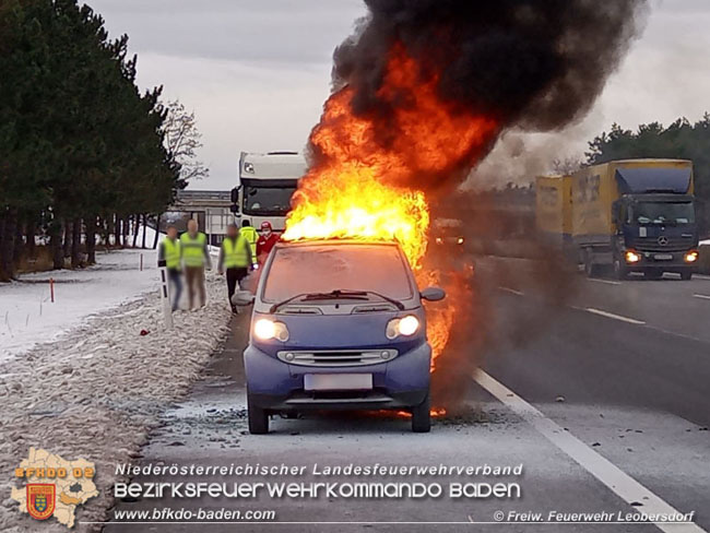 20210128 Fahrzeugbrand auf der A2 bei Leobersdorf  Foto:  Freiwillige Feuerwehr Leobersdorf