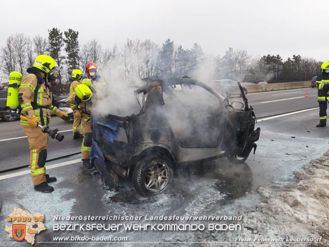 20210128 Fahrzeugbrand auf der A2 bei Leobersdorf  Foto:  Freiwillige Feuerwehr Leobersdorf