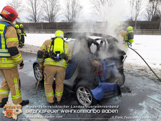 20210128 Fahrzeugbrand auf der A2 bei Leobersdorf  Foto:  Freiwillige Feuerwehr Leobersdorf