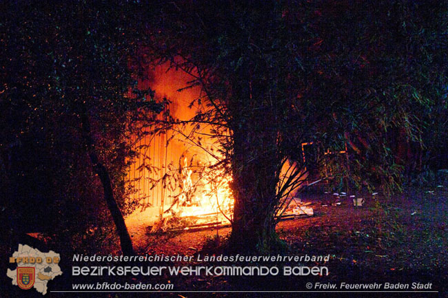 20210205 Vermeintliche Brandstiftung beim historischen Caf im Badener Kurpark  Foto:  Freiwillige Feuerwehr Baden-Stadt