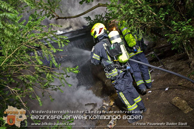 20210205 Vermeintliche Brandstiftung beim historischen Caf im Badener Kurpark  Foto:  Freiwillige Feuerwehr Baden-Stadt