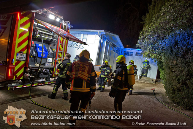 20210205 Vermeintliche Brandstiftung beim historischen Caf im Badener Kurpark  Foto:  Freiwillige Feuerwehr Baden-Stadt