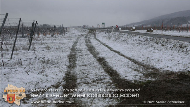 20210210 Verkehrsunfall auf der Weinbergstrae Richtung Gumpoldskirchen  Foto:  Stefan Schneider