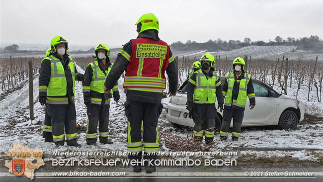 20210210 Verkehrsunfall auf der Weinbergstrae Richtung Gumpoldskirchen  Foto:  Stefan Schneider