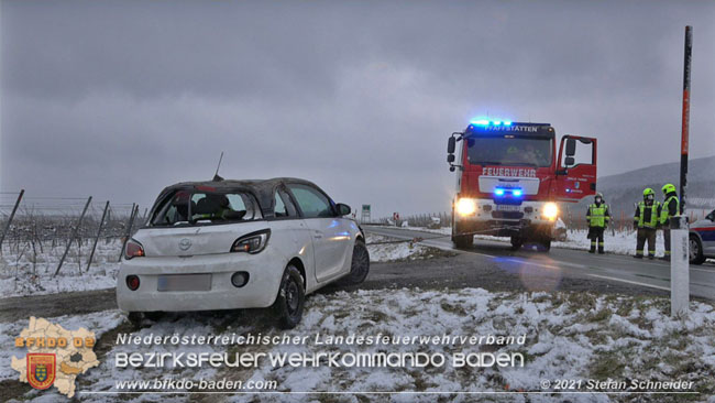 20210210 Verkehrsunfall auf der Weinbergstrae Richtung Gumpoldskirchen  Foto:  Stefan Schneider