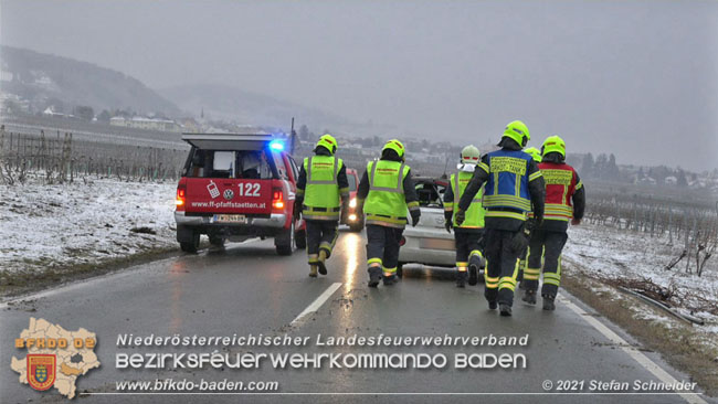 20210210 Verkehrsunfall auf der Weinbergstrae Richtung Gumpoldskirchen  Foto:  Stefan Schneider