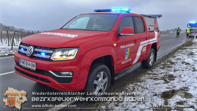 20210210 Verkehrsunfall auf der Weinbergstrae Richtung Gumpoldskirchen  Foto:  Stefan Schneider