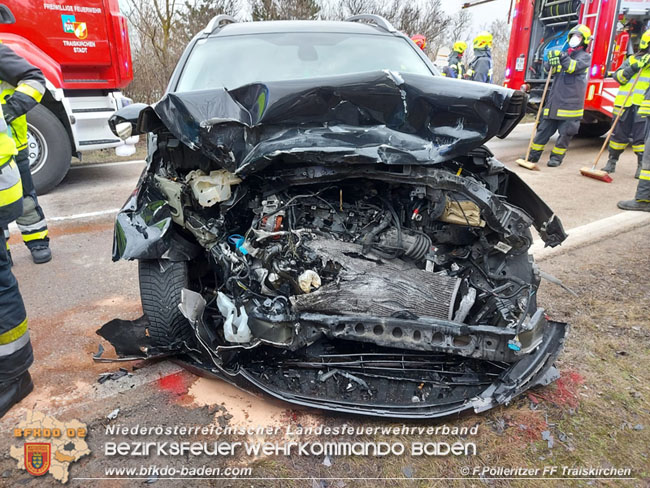 20210219 Verkehrsunfall auf der Umfahrung Oeynhausen Foto: © Franz Pölleritzer FF Traiskirchen-Stadt 20210219 Verkehrsunfall auf der Umfahrung Oeynhausen Foto: © Franz Pölleritzer FF Traiskirchen-Stadt