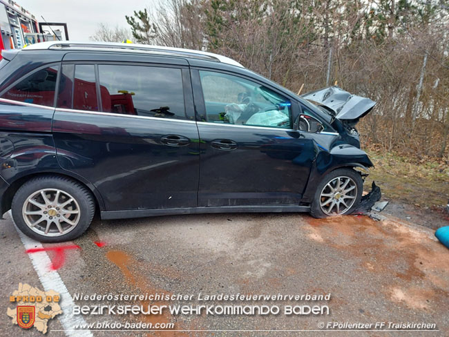 20210219 Verkehrsunfall auf der Umfahrung Oeynhausen   Foto:  Franz Plleritzer FF Traiskirchen-Stadt 