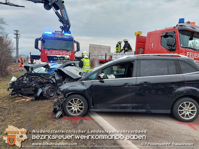 20210219 Verkehrsunfall auf der Umfahrung Oeynhausen   Foto:  Franz Plleritzer FF Traiskirchen-Stadt 