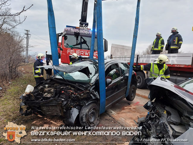 20210219 Verkehrsunfall auf der Umfahrung Oeynhausen   Foto:  Franz Plleritzer FF Traiskirchen-Stadt 