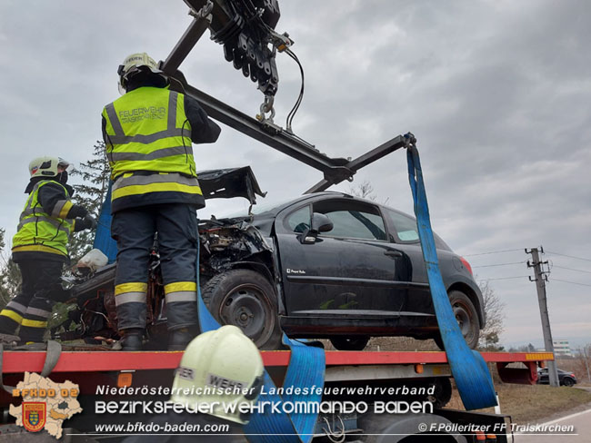 20210219 Verkehrsunfall auf der Umfahrung Oeynhausen   Foto:  Franz Plleritzer FF Traiskirchen-Stadt 