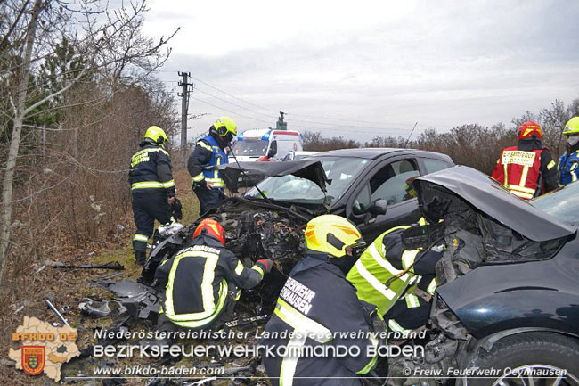 20210219 Verkehrsunfall auf der Umfahrung Oeynhausen   Foto:  Freiwillige Feuerwehr Oeynhausen