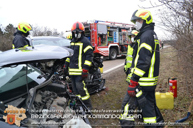 20210219 Verkehrsunfall auf der Umfahrung Oeynhausen   Foto:  Freiwillige Feuerwehr Oeynhausen