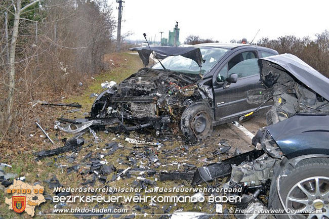 20210219 Verkehrsunfall auf der Umfahrung Oeynhausen   Foto:  Freiwillige Feuerwehr Oeynhausen