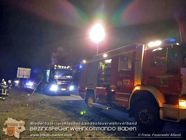 20210302 Rauchentwicklung bei LKW stellt sich als Glutbrand bei Gefahrgut-Transporter heraus   Foto:  Freiwillige Feuerwehr Alland